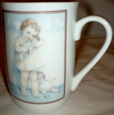 HEIRLOOM TRADITION BY BALLIOL BESSIE PEASE GUTTMANN 'LOVE IS BLIND' CUP MUG