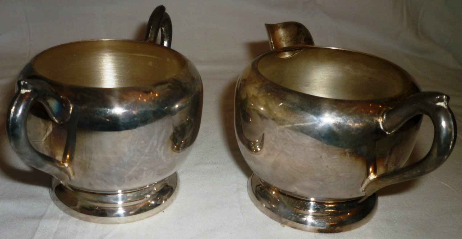 VINTAGE F.B.ROGERS SILVER CO. SILVERPLATED SUGAR AND CREAMER SET