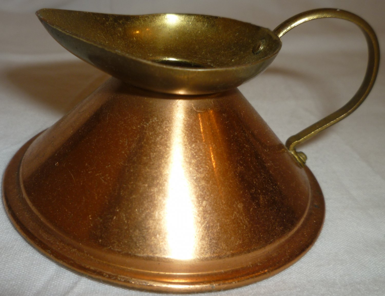 VINTAGE DOLLHOUSE MINIATURE COPPER WATER PITCHER SET OF 2