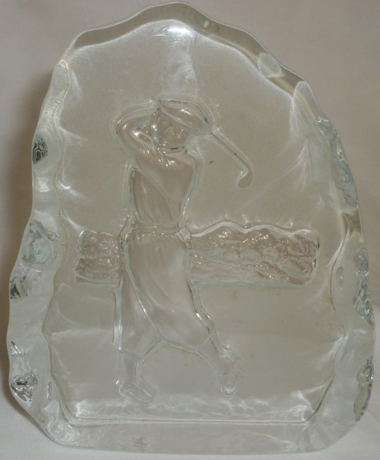 GOLF VICTORIAN GOLFER DECORATIVE CLEAR & FROSTED GLASS PAPERWEIGHT FIGURINE