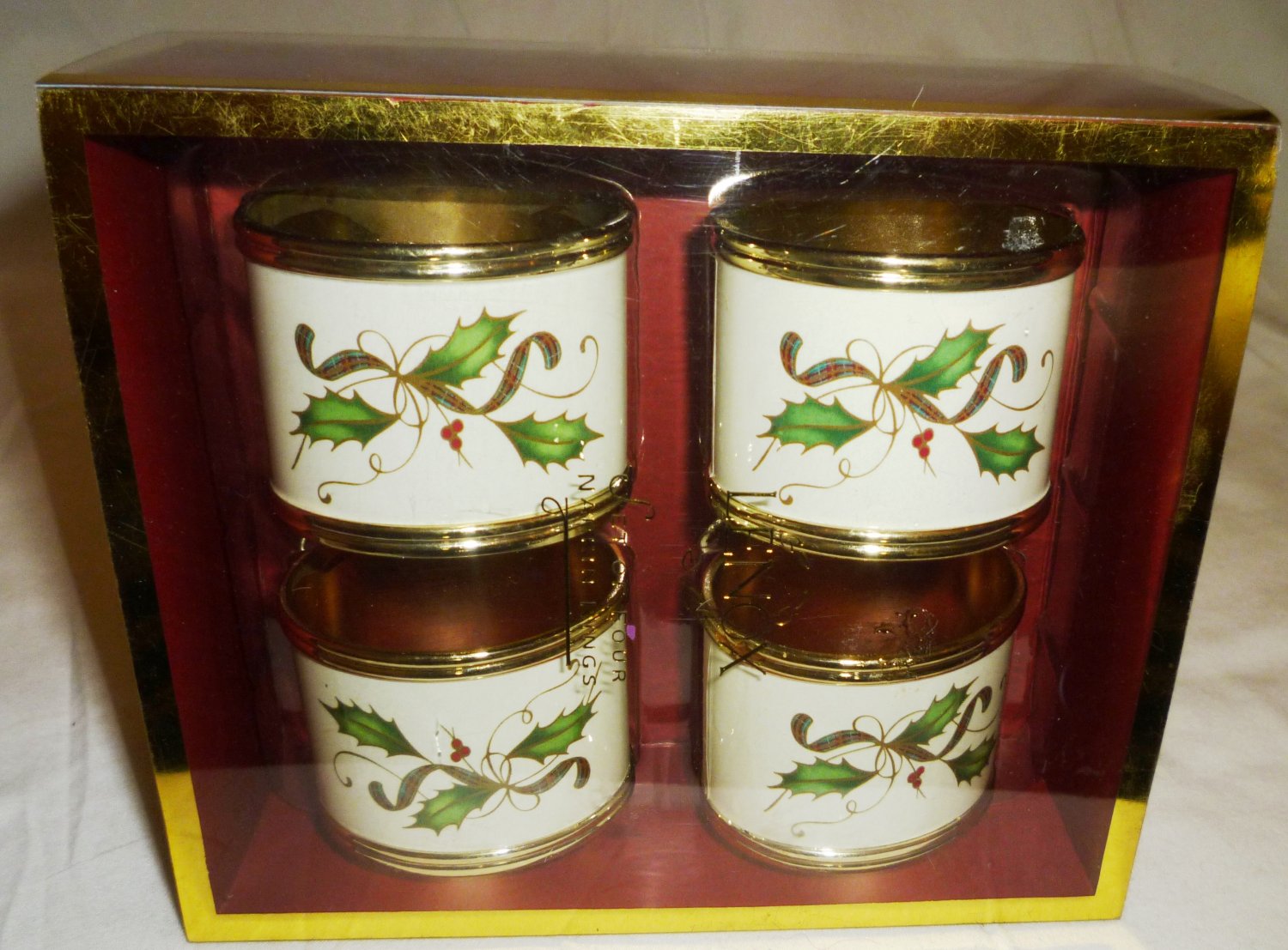 LENOX CHRISTMAS HOLIDAY NOUVEAU HOLLY DESIGN NAPKIN RINGS SET OF 4 NMB