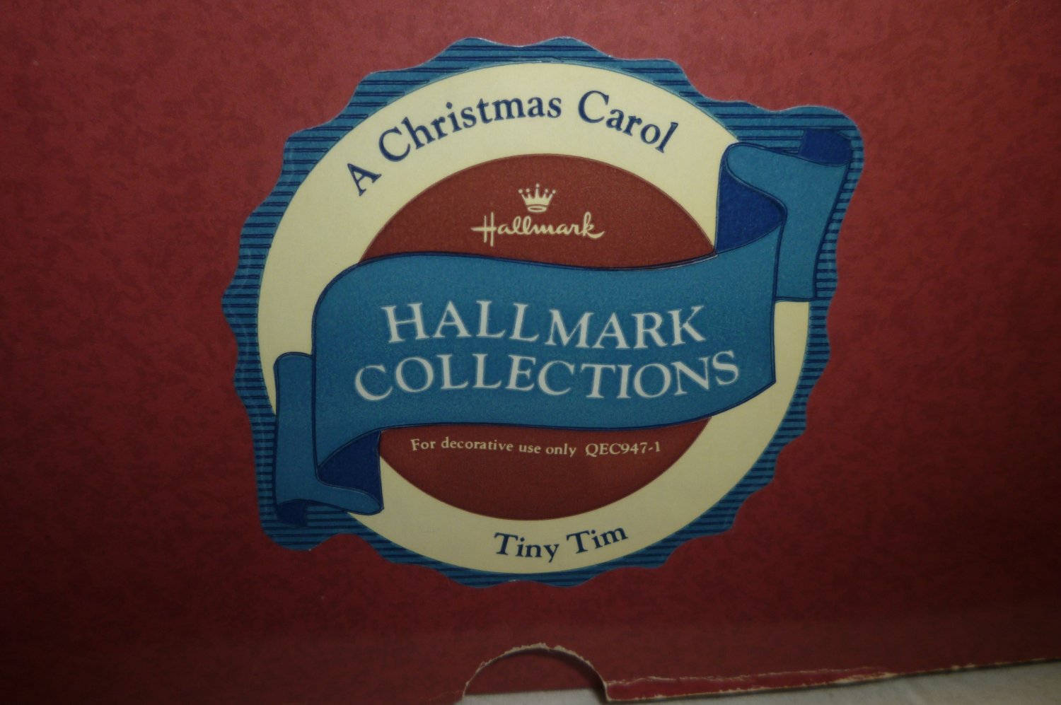 HALLMARK TABLE DECORATION A CHRISTMAS CAROL FIGURINE TINY TIM