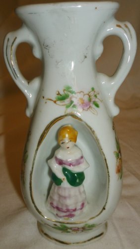 ANTIQUE OCCUPIED JAPAN PORCELAIN BUD VASE W/GIRL FIGURINE