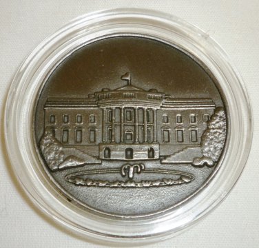 UNIQUE RARE FIND VINTAGE COMMEMORATIVE BADGE MEDAL EXTINCT WHITE HOUSE POLICE