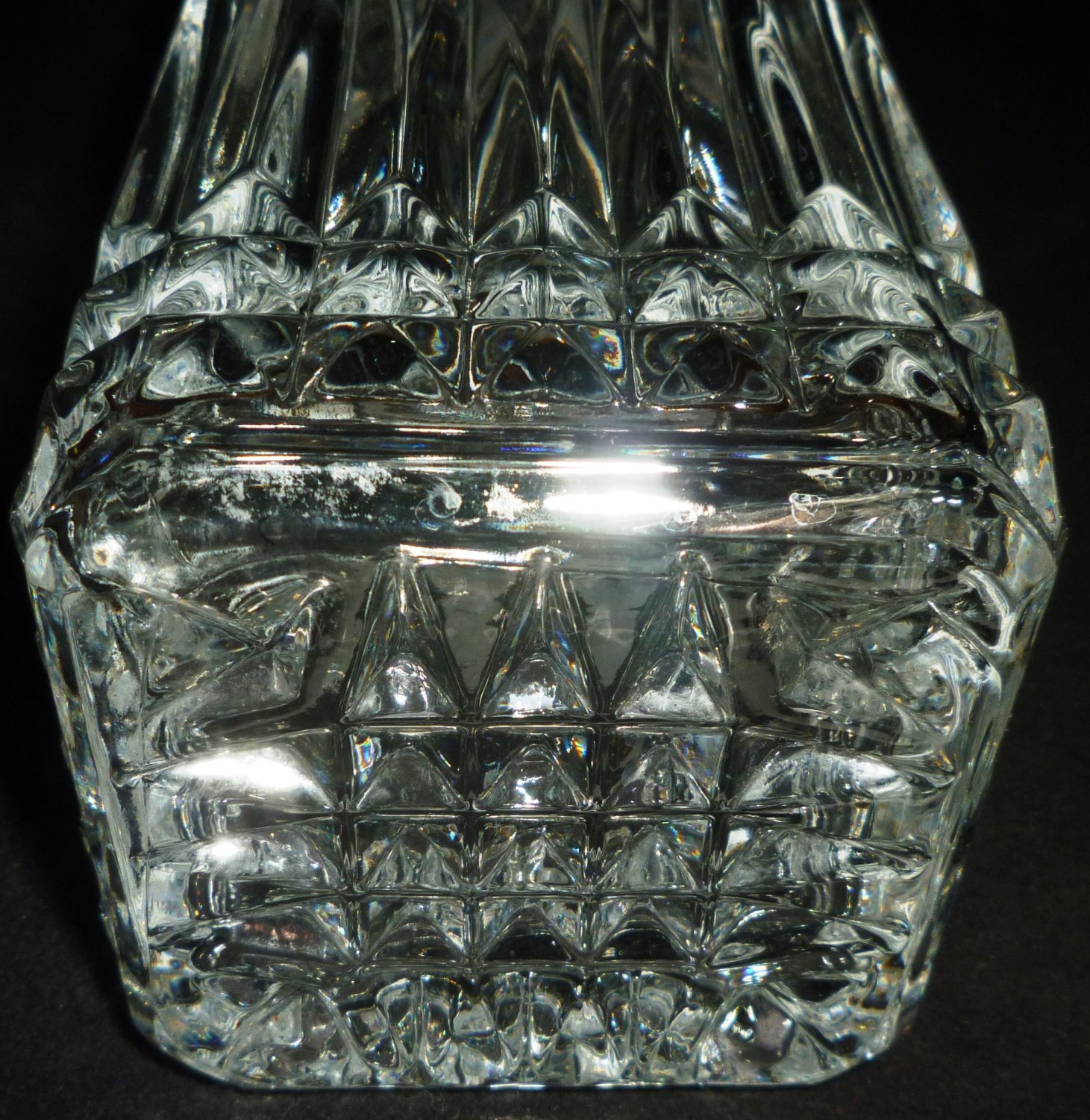CLEAR LEAD CRYSTAL GLASS LIQUOR DECANTER