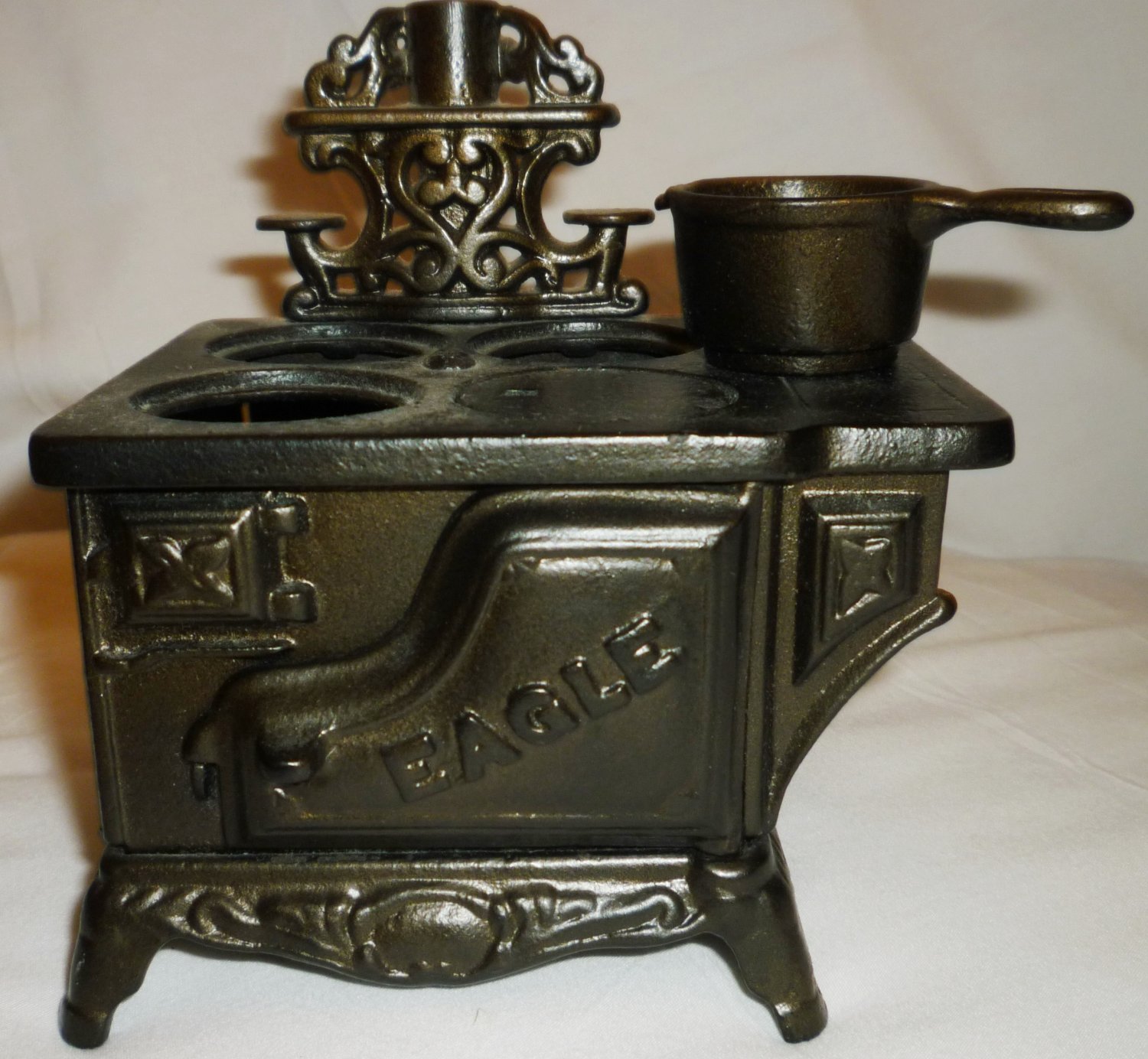 ANTIQUE CAST IRON COAL STOVE EAGLE + SAUCEPAN DOLLHOUSE MINIATURE SALES ...