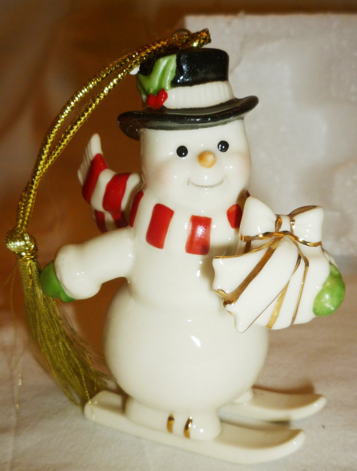 CHARMING LENOX VERY MERRY PORCELAIN 24K GOLD SKIING SNOWMAN CHRISTMAS ...