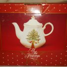 BEAUTIFUL FINE PORCELAIN ENGLISH TEA POT CHRISTMAS TREE JAPAN ALL THE TRIMMINGS BEAUTIFUL FINE PORCELAIN ENGLISH TEA POT CHRISTMAS TREE JAPAN ALL THE TRIMMINGS