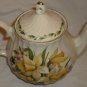GORGEOUS YELLOW NARCISSUS FLOWERS PORCELAIN TEAPOT CHURCHILL MADE IN ROMANIA