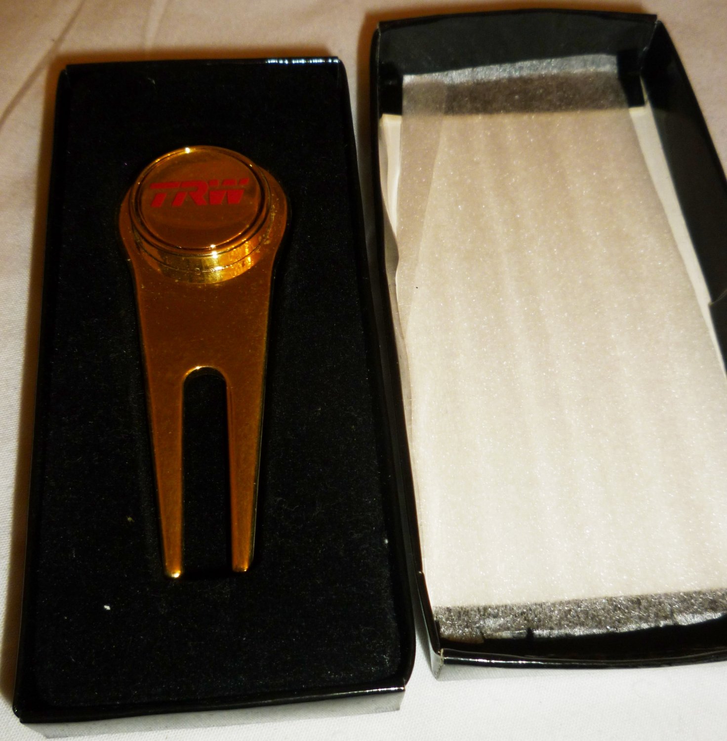 COMMEMORATIVE TRW GOLF DIVOT REPAIR TOOL MARKER STAINLESS STEEL NMB