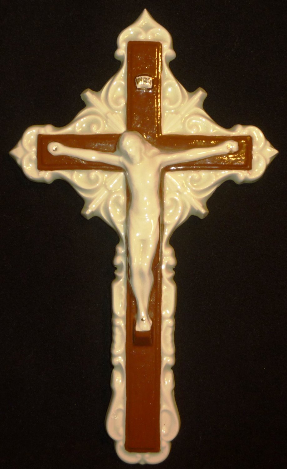 VINTAGE HANDCRAFTED GLAZED CERAMIC CRUCIFIX CHRISTIANITY WALL HANGING