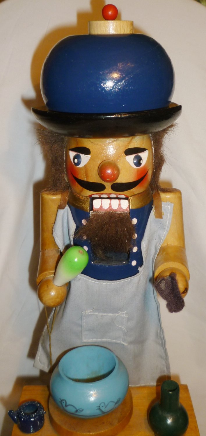 CHRISTMAS STEINBACH NUTCRACKER ‘POTTERY MAKER’ POTTER HANDCRAFTED GERMANY