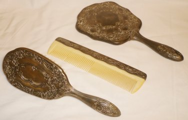 VINTAGE BEAUTIFUL SILVERPLATED VANITY SET BRUSH COMB MIRROR