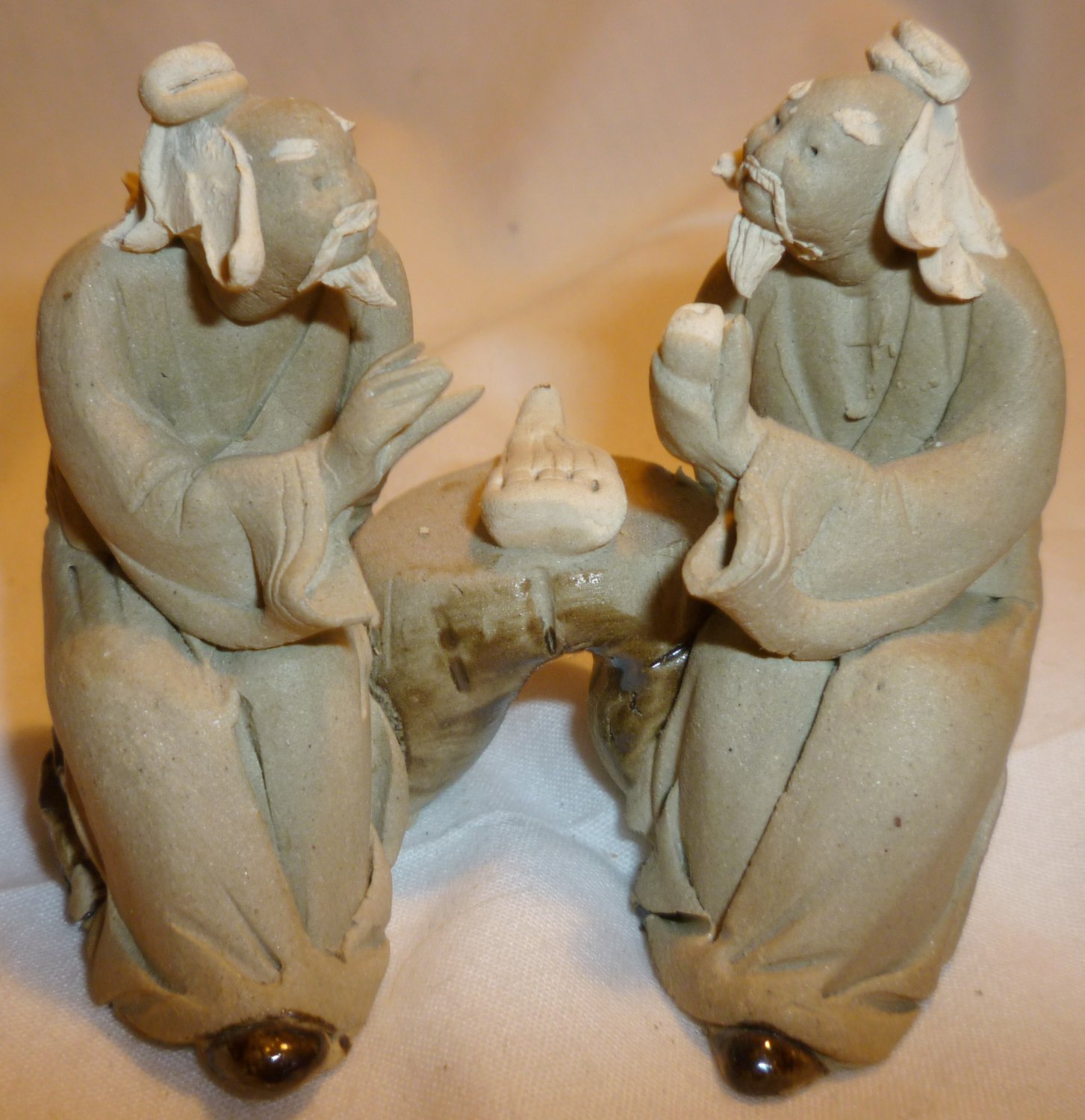 VINTAGE CHINESE ORIENTAL CLAY MUD MEN MINIATURE FIGURINE