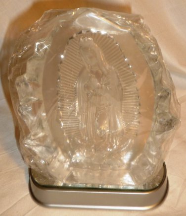 GORGEOUS CHRISTMAS DECOR 3D GLASS PLAGUE FIGURINE MOTHER&CHILD MULTI COLOR LIGHT