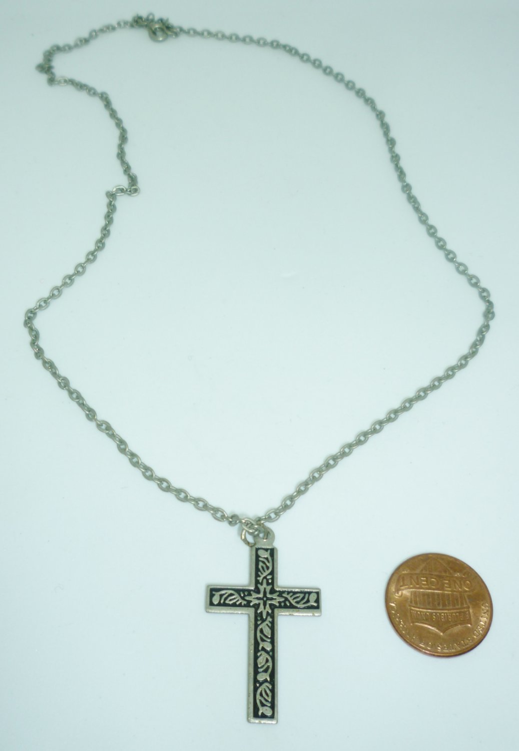 BEAUTIFUL EMBOSSED METAL CRUCIFIX ON A CHAIN CHRISTIANITY