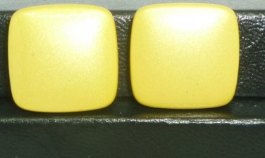 VINTAGE YELLOW SQUARE BUTTON POST EARRINGS