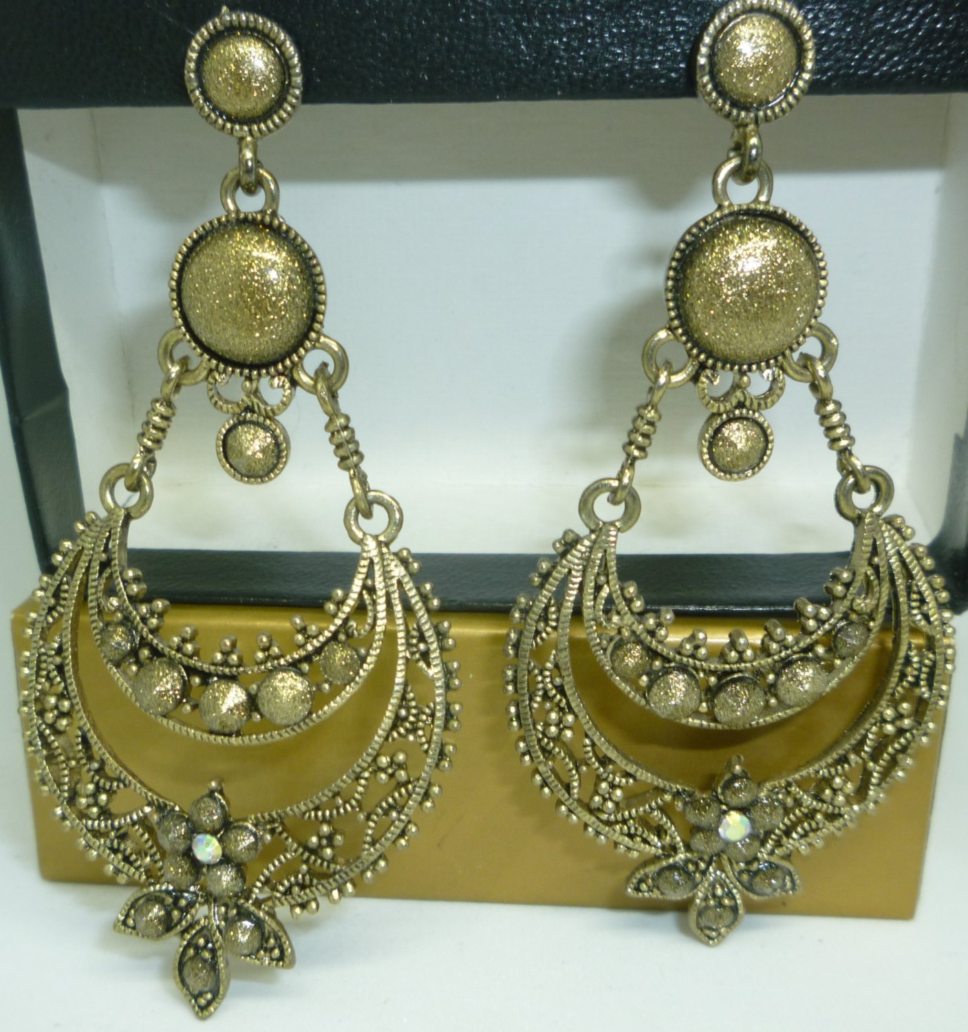 BEAUTIFUL FASHION JEWELRY EVENING WEAR BEJEWELED ORNATE EARRINGS