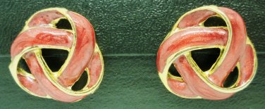 VINTAGE CHARMING PINK ON GOLD ENAMEL SWIRL STUD EARRINGS