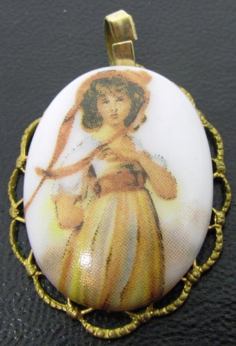 VINTAGE HANFPAINTED BUTTON JEWELRY PENDANT
