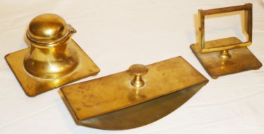 VINTAGE 3-PIECE BRASS DESK TOP SET INKWELL INK BLOTTER NAME TAG DISPLAY