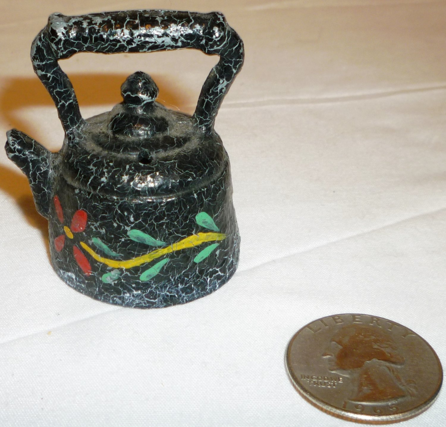 HANDPAINTED CAST IRON MINIATURE TEA KETTLE DOLLHOUSE
