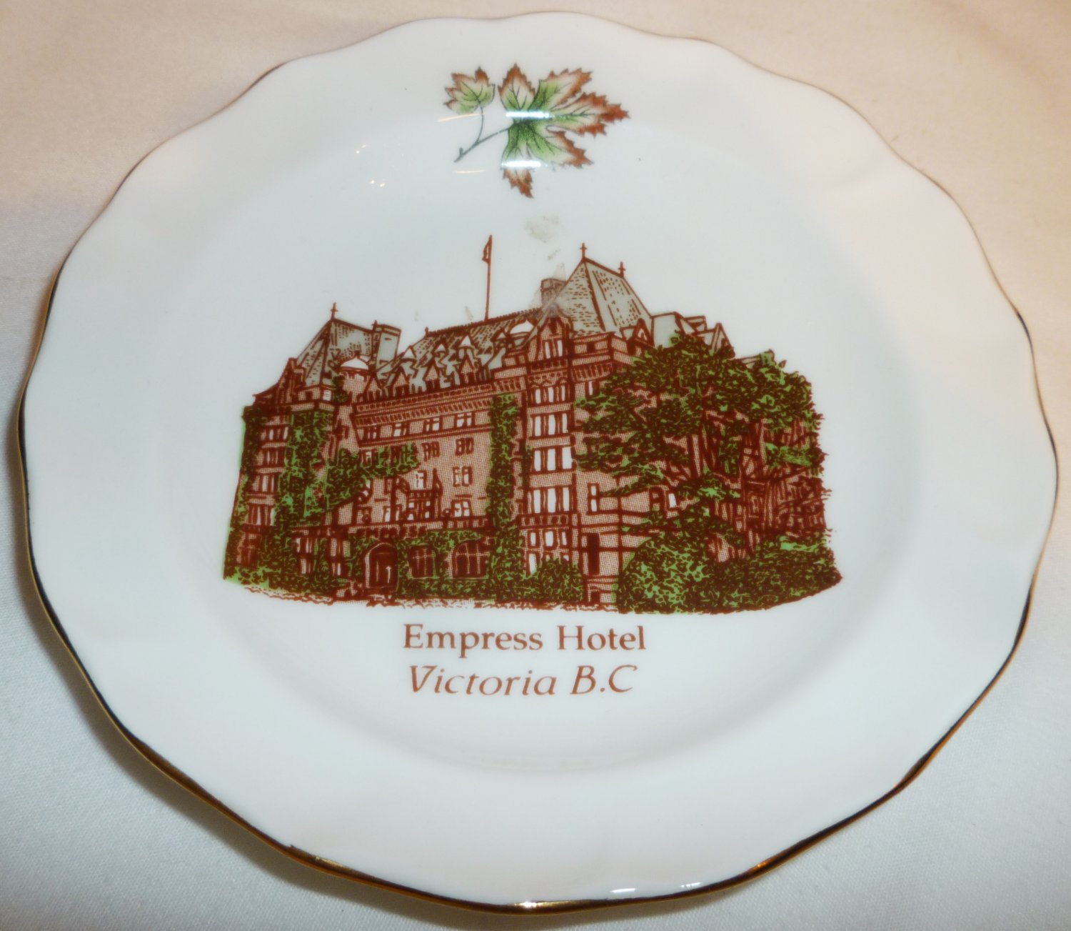 VINTAGE DUCHESS BONE CHINA ENGLAND PLATE EMPRESS HOTEL VICTORIA B.C. PLATE
