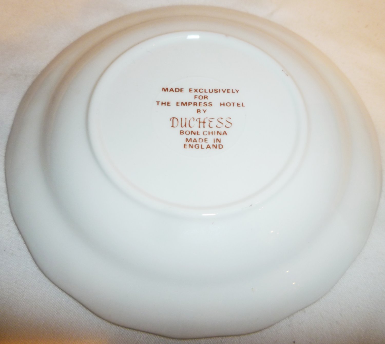 VINTAGE DUCHESS BONE CHINA ENGLAND PLATE EMPRESS HOTEL VICTORIA B.C. PLATE