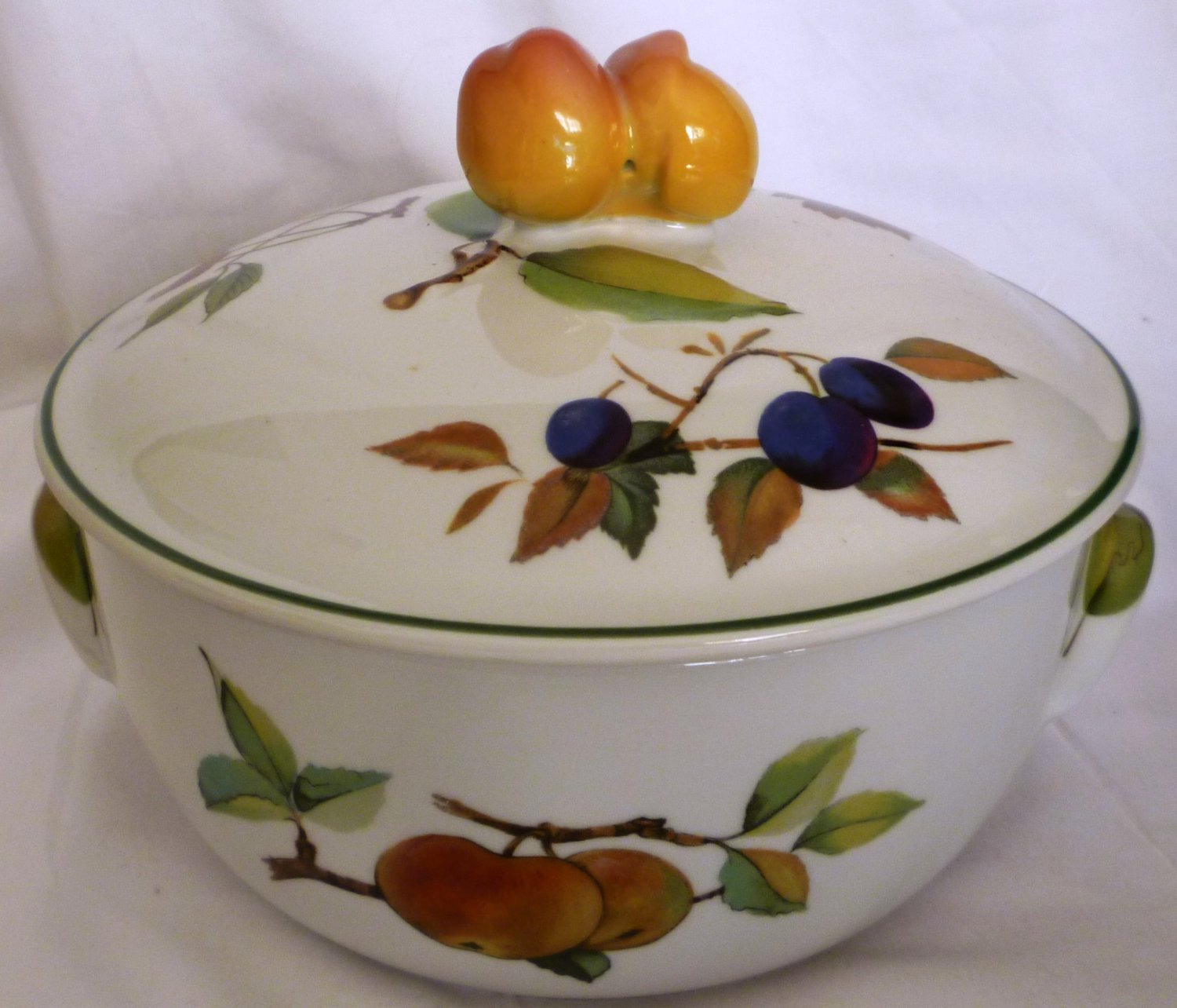 ROYAL WORCESTER ENGLAND EVERSHAM VALE SOUP VEGETABLE TUREEN HAIRLINE CRACK