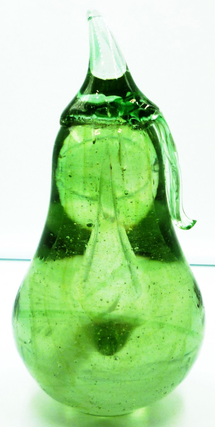 STUNNING MURANO ITALY GREEN GLASS PEAR FIGURAL PAPERWEIGHT