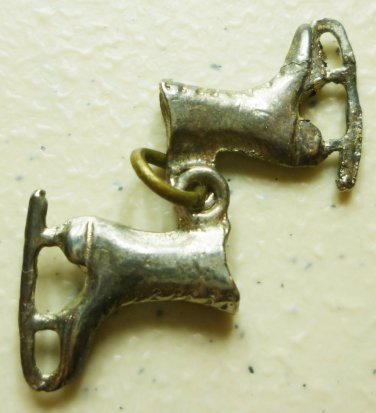 DOLLHOUSE MINIATURE WALL HANGING METAL FIGURE ICE SKATES SET