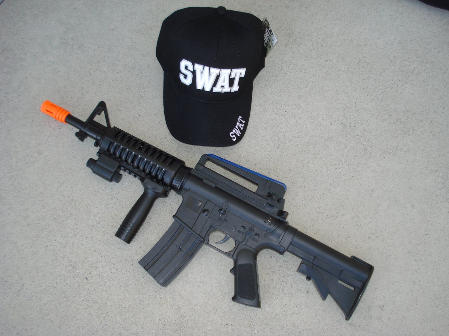 M16 Toy Machine Gun Lights and Sounds + SWAT Baseball Cap
