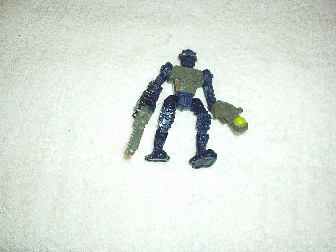 LEGO McDonald's Bionicle Blue/Gray Action Figure Toy Piraka 2006