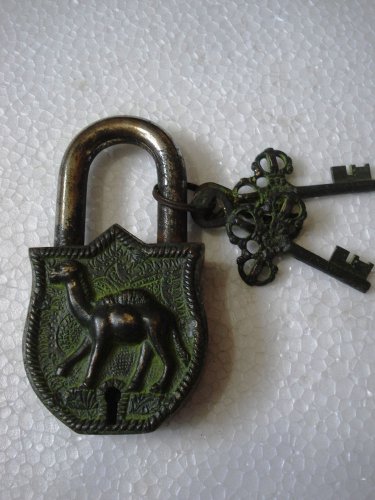 ANTIQUE Style CAMEL Type Padlock - Lock with Key - Brass Made