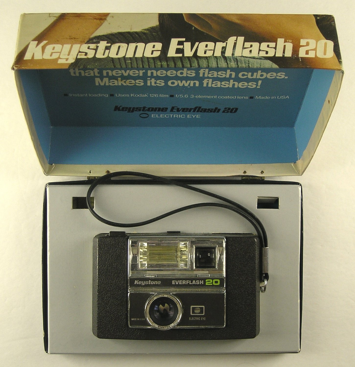 Keystone Everflash 20 Instant Loading Electronic Flash Camera with Box