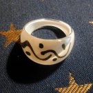Size 8.5 White Plastic Squiggle Ring