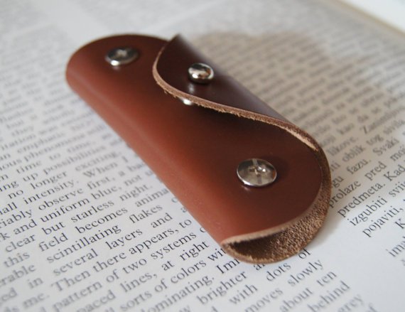 Leather key holder, Holds 1-6 regular keys