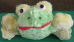 Sun Style Imports Green Croaking Frog Stuffed Plush 5"
