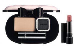 M.A.C ALL FOR GLAMOUR TOUCH UP KIT/MEDIUM DARK
