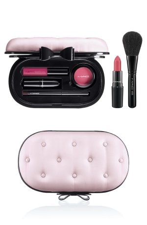 M.A.C Divine Desire / Paramour Pink
