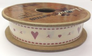 Berisford Mini Reel Natural Charms C13503-1 "Hearts & Kisses" 15mm x 4m