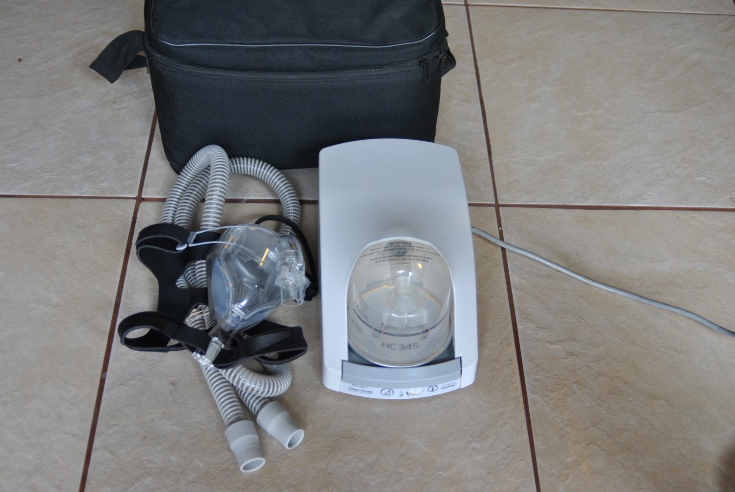 Fisher & Paykel Healthcare HC221 LE CPAP HC221JHU 18374 hrs apr18 K1* Fisher & Paykel Healthcare HC221 LE CPAP HC221JHU 18374 hrs apr18 K1*