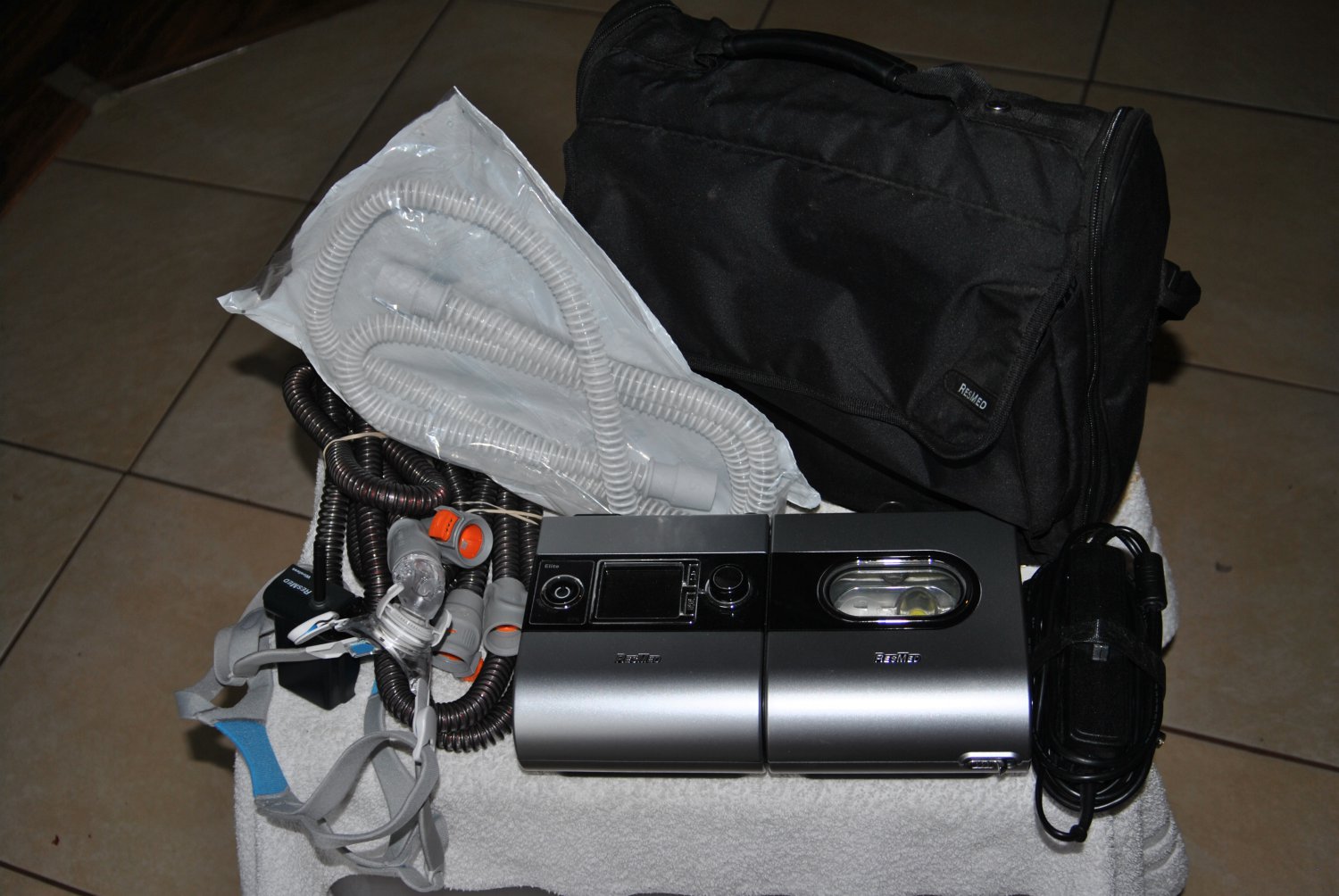 ResMed Elite S9 CPAP 36003A 4018 hrs with H5i Humidifier & wifi modem