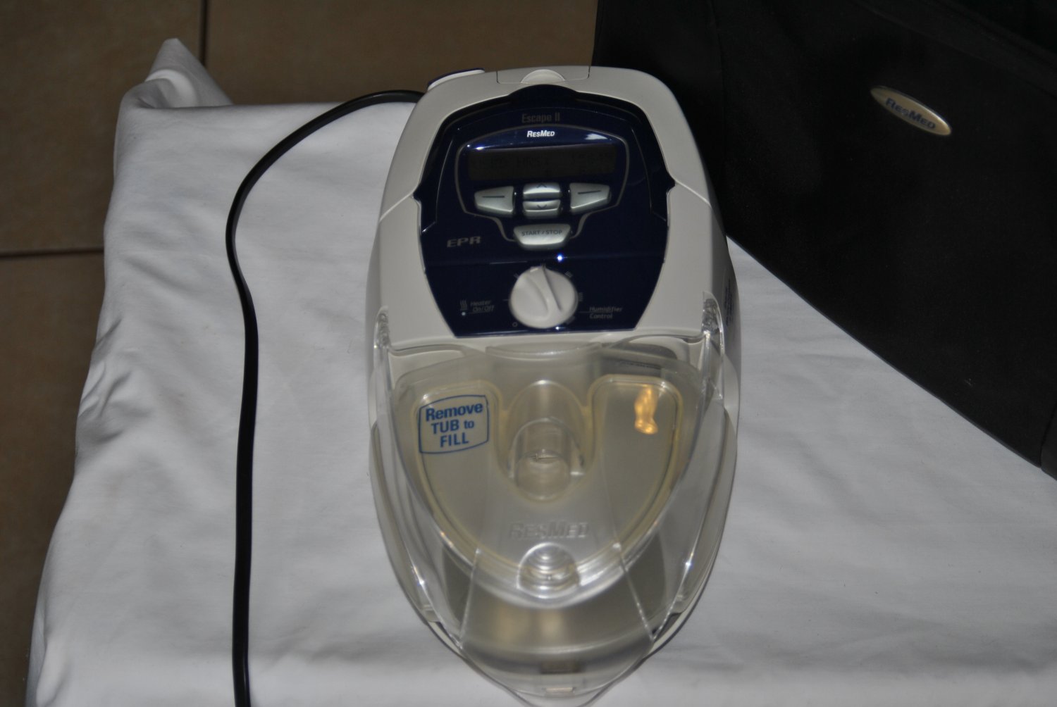 Resmed Escape II EPR CPAP 3305102 with 15645 hrs with Humidifier mar19 #42