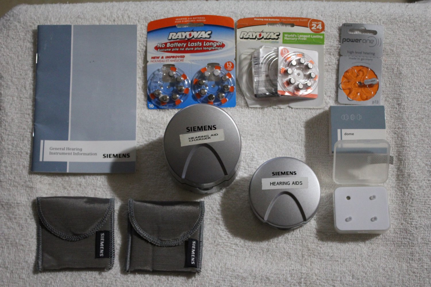 Siemens Hearing Instruments (2) Centra Active Hearing Aid with Charger