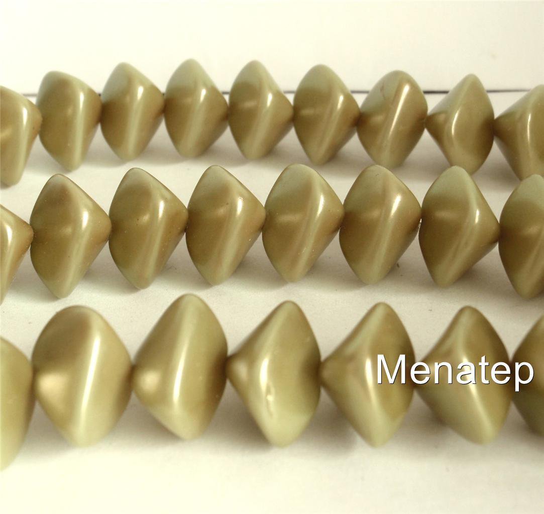 6(Six)  11x15mm Wonky Oval Beads: Pearl Coated - Canopy