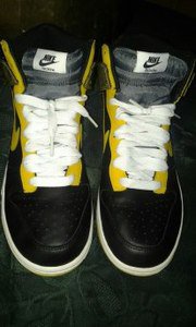 Nike N0rth  bot sneaker 4 men size 8.5 hight bot