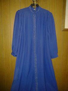 V pretty abaya for her she will like it size 2x