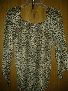 Blue. Diamond. Chiffon blouse v cute top for her size 1X