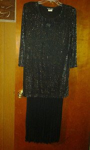 Shar. Ade v pretty chiffon & spandex dress for women size12